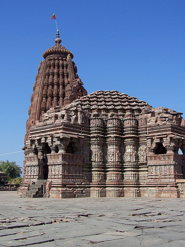 भगवान शिव का ऐतिहासिक मंदिर नीलकंठेश्वर महादेव